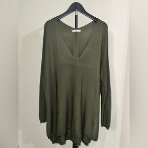 An’ge Olive V-Neck Sweater
